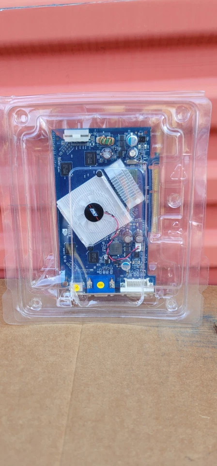 PNY Nvidia GeForce 7 7600GS 512MB DDR2 AGP Ultra Graphics Card - Image 2 of 4