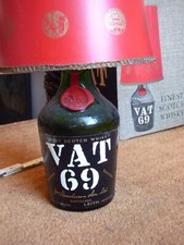 VAT 69 Whiskey, OVP, Flasche 1966, mit Lampe, in originaler Schachtel