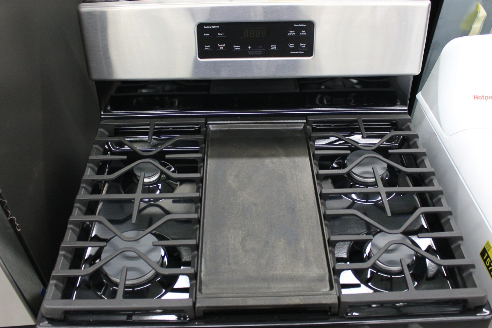 GE JGBS66REKSS 30" Stainless Freestanding 5 Burner Gas Range NOB #157885