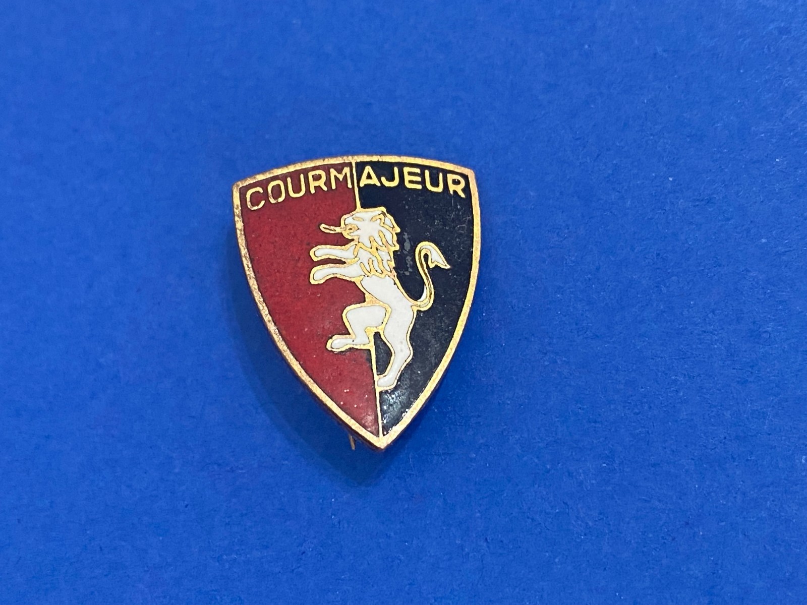 spilla pin's badge smaltata courmajeur smaltata lorioli milano.