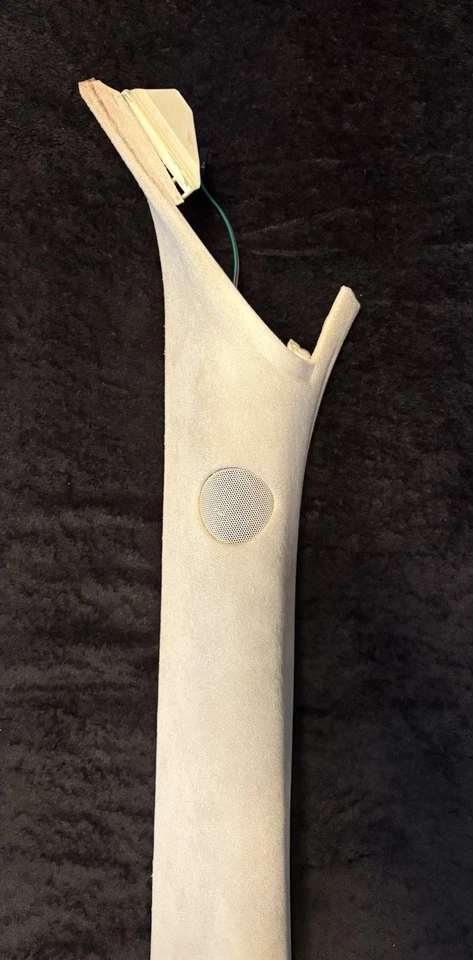 06-11 Cadillac DTS Platinum RareLeft Driver Windshield A Pillar Light Linen OEM - Image 2 of 4