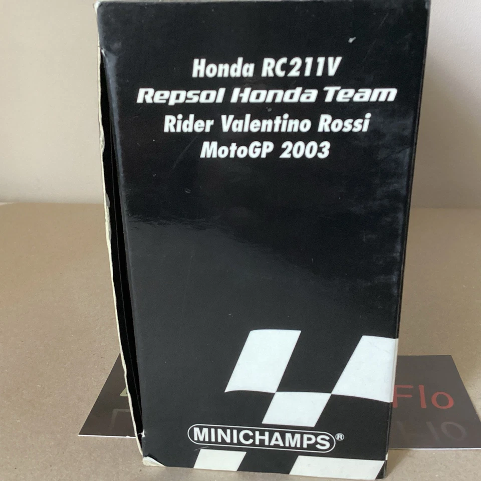 Minichamps 1/12 Collection Moto , Valentino ROSSI , Honda RC211V , 2003 - Photo 3/4