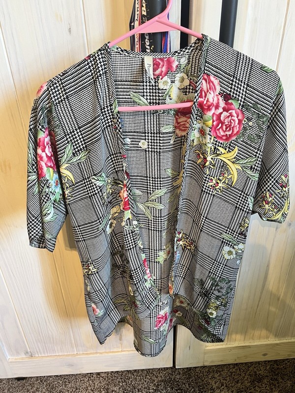Girls Pomelo Kimono Size Medium 