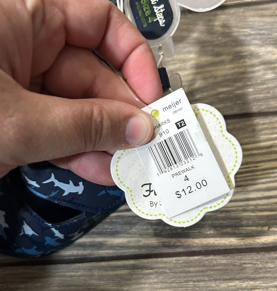 Sandalias de tiburón First Steps by Stepping Stones para niños talla 4 nuevas con etiquetas Foto 2 de 3