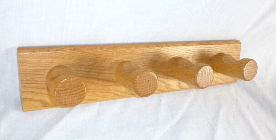 Ganchos para perchero de pared de roble Peter Pepper años 70 de colección 18" L Foto 2 de 4