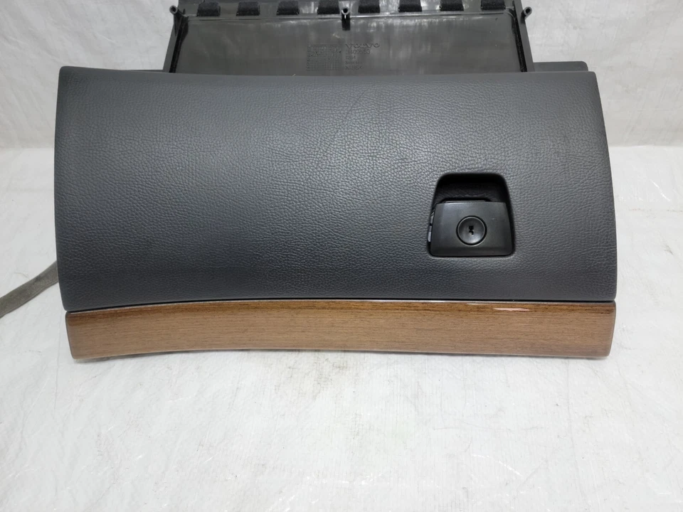 03-06 沃尔沃 XC90 Dash 手套盒存储隔层 3409563 原始设备制造商 — 第 2/4 张图片
