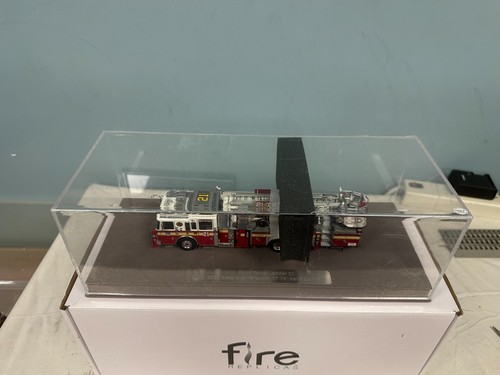 Fire Replicas FR108-21 2010 Seagrave Marauder II 75' Aerialscope II FDNY Tower21 - Picture 2 of 7