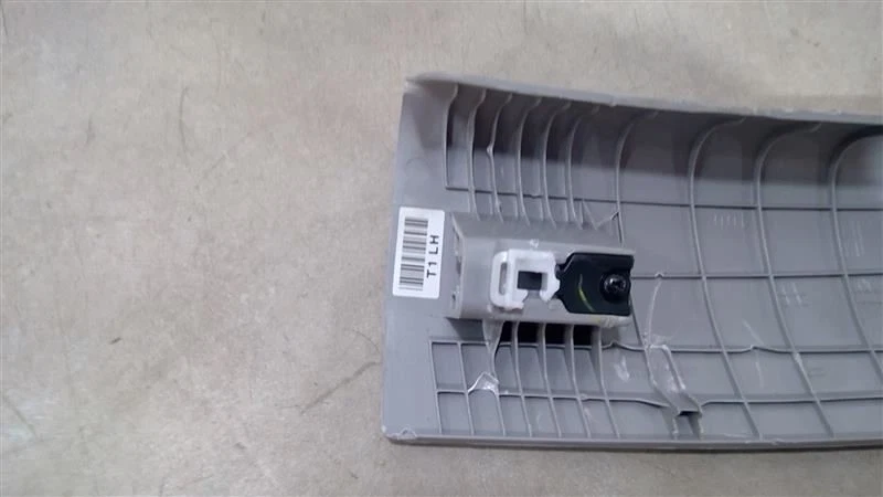 HYUNDAI TUCSON 2015-2018 MONTAJE DE MOLDURA - PILAR DELANTERO LH 85810-D3000-TTX Foto 3 de 4