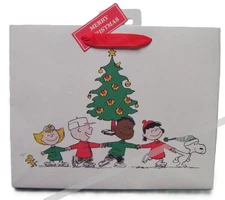 Plus Mark Peanuts Gang Snoopy Christmas Paper Gift Bag (Small) New (2/4805)