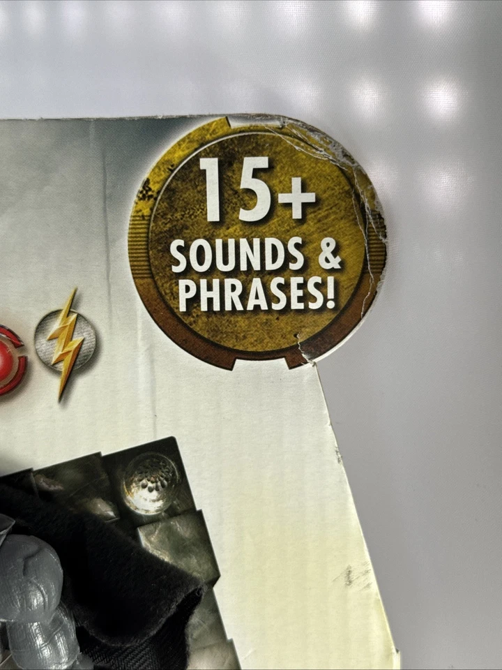 BATMAN 6” DC Justice League HERÓIS FALANTES INTERATIVOS da Mattel - Imagem 3 de 4