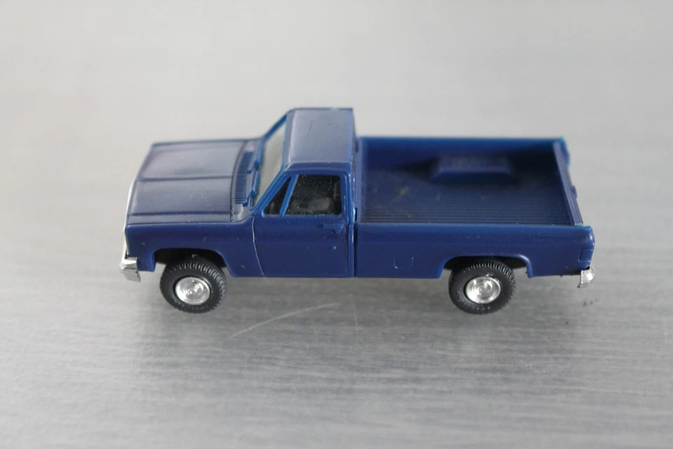 Trident Chevrolet Pickup Truck blau - Bild 1 von 1