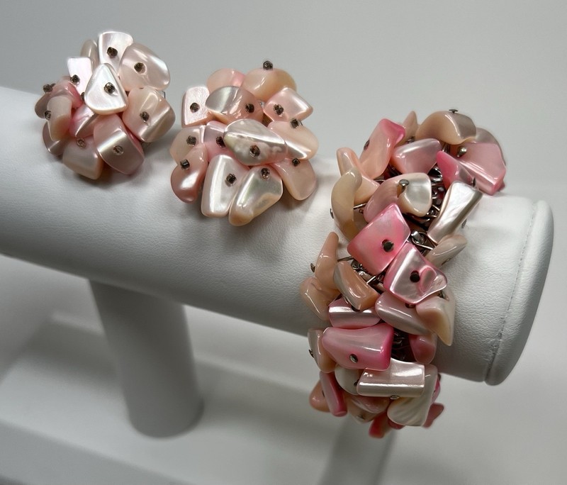 Vintage Japan Pink Mother Of Pearl Cha-cha Expansion Bracelet & Earrings Set