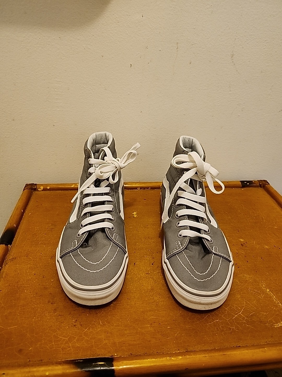 Shoe Sneaker Size 7 Grey And White