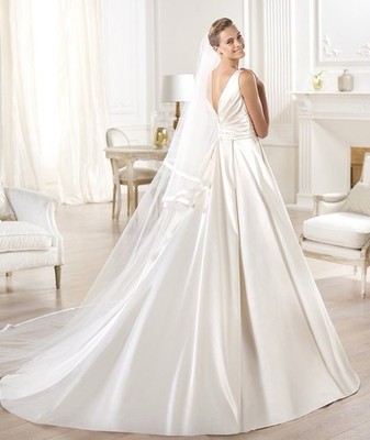 BNWT Pronovias Ocumo Ballgown, BNWT Watters Lace Bolero, with Full Petticoat Lot