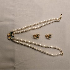 Imitation Pearl Necklace  Earrings Set Butterfly Theme White/Gold Enamel