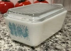 PYREX Turquoise Blue Amish Butterprint 0502 Refrigerator Dish with Lid 1.5 Pint