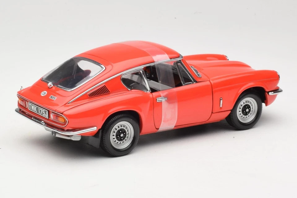 1056 Triumph GT6 Mk3 Red Sun Star 1/18 - Image 2 of 4