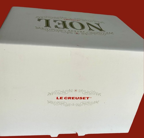 Le Creuset Stoneware Santa Mug 14 oz. Contemporary DesignGold Accents New In Box - Picture 4 of 5