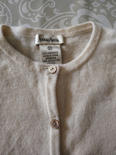 Neiman Marcus 100% Cashmere Cardigan Sweater Ivory 5Y Girl - Picture 5 of 5
