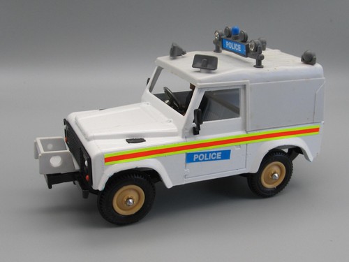 Britains Farm No 9691 Land Rover Defender Police Car,Made in Gt. Britain,RARE - Picture 2 of 20