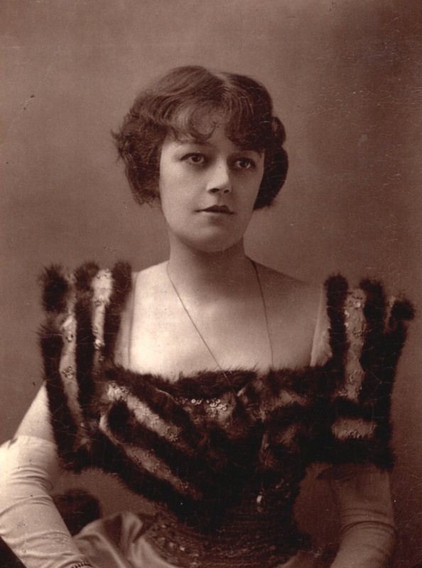 *OSCAR WILDE IRENE VANBRUGH 1ST GWENDOLEN IN WILDE"S EARNEST VICTORIAN PHOTO*