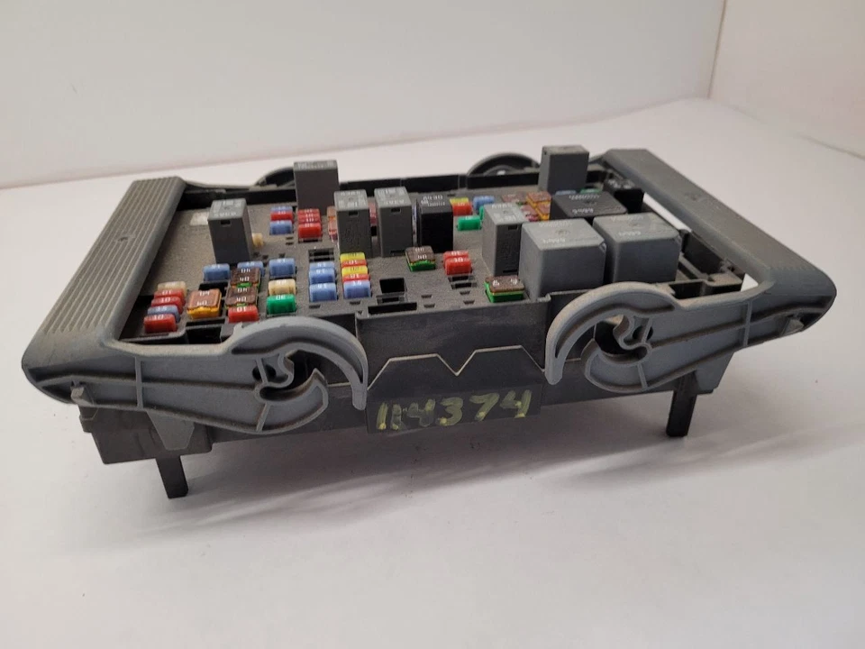 2010 2011 2012 2013 2014 CADILLAC ESCALADE Fuse Box Engine - Изображение 2 из 4