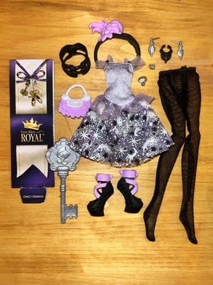 Ever After High Duchess Swan First Chapter Wave Doll Full Outfit / Accessories
