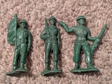 Vintage 1960s Bergen Toy & Nov. Co. Made In The USA Green Army Men