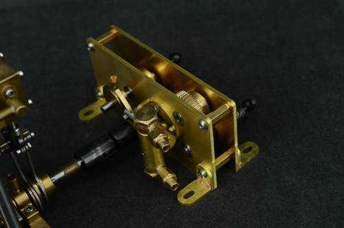 Brass Decelerating Transfer Box wiht Water Pump - Picture 7 of 7