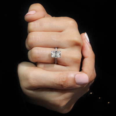 Verlobungsring mit strahlendem 4 kt im Labor gezüchtetem Diamant 14 kt Gelbgo...