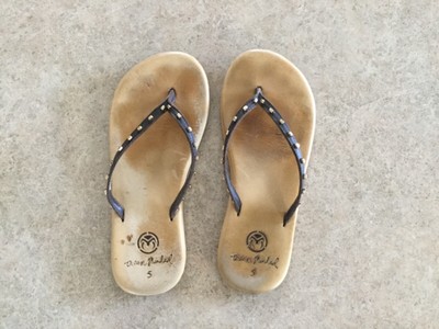 ocean minded oumi flip flops