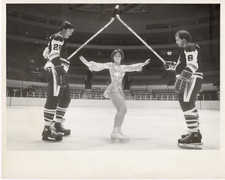 1978 Pete Mahovlich Dorothy Hamill Ice Hockey Figure Skating NHL Penguins Photo