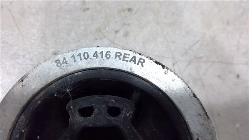 GMC TERRAIN 2018-2023 brazo de control inferior delantero buje trasero 84110416 Foto 3 de 4