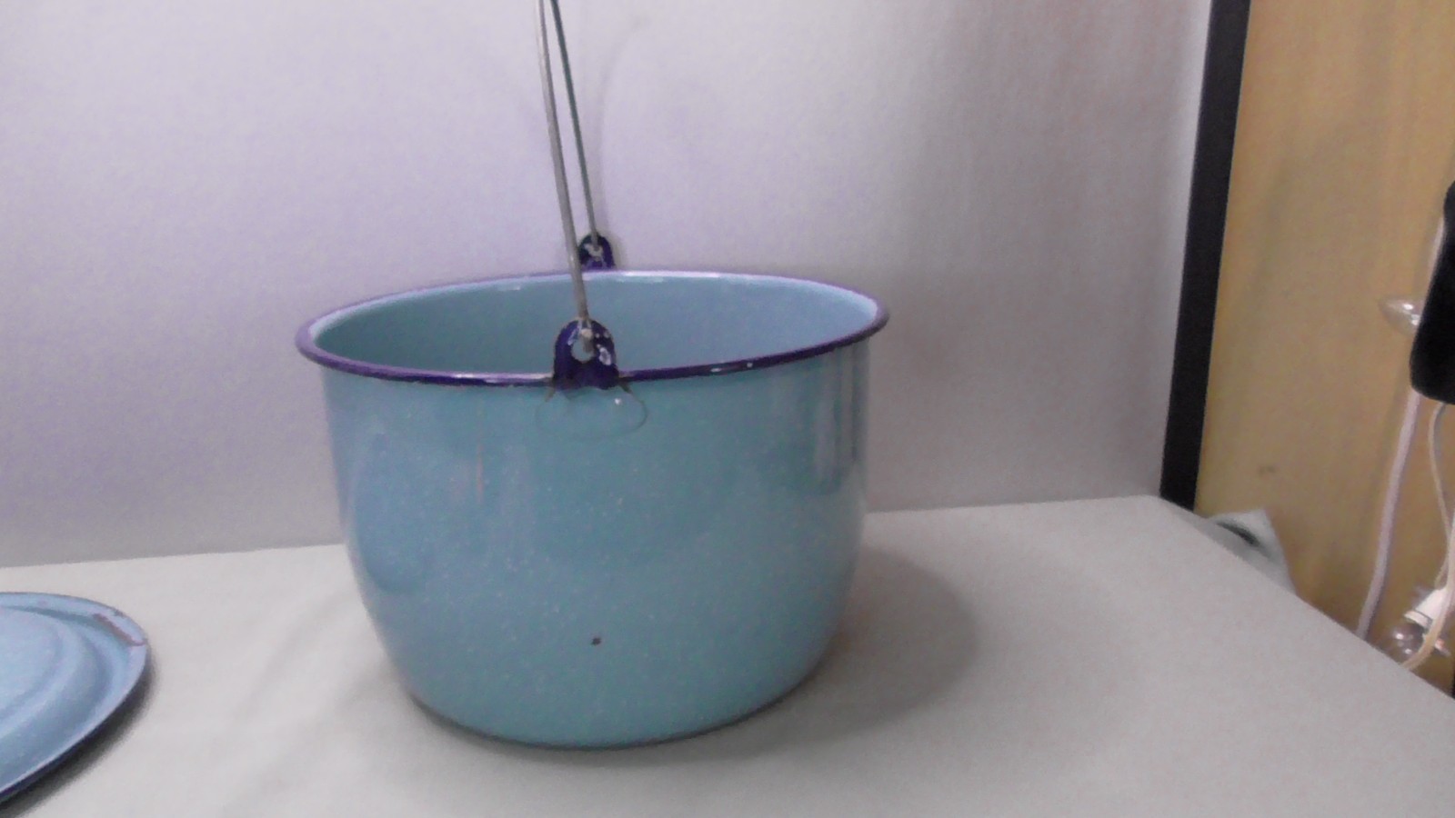 Vintage 11.5"  Enamelware Enamel Metal Camp Survival Soup Stock Pot speckled blu
