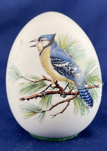 Vintage 1970s hand painted porcelain egg Blue jay design By Albrighton - Picture 2 of 5