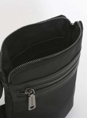 ショルダーバッグ VALENTINO Men Shoulder bag Black 7Y2B0704TED 0NO Valentino Garavani And Porter Shoulder Bag for Man in Black