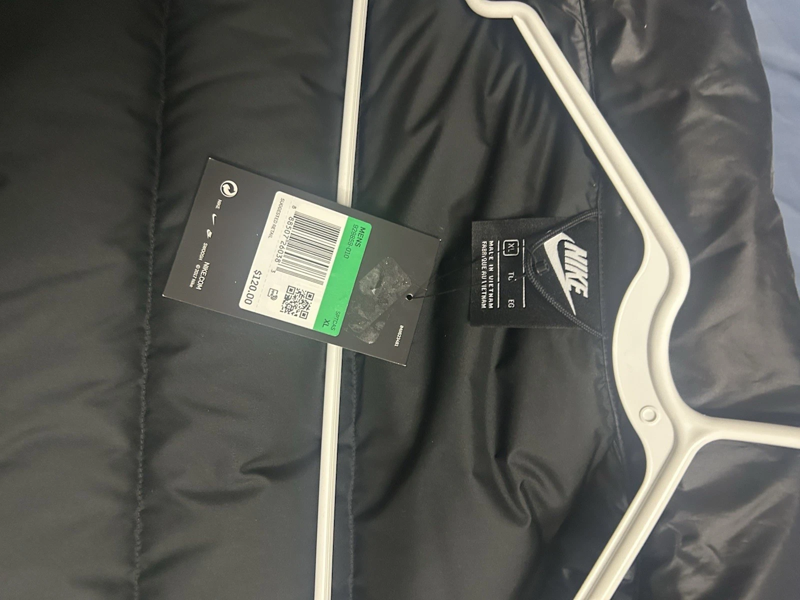 Mens Nike Puffer Vest Size XL Black New with Tags Full Zip Sleeveless - product detail image 3