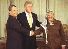 1999 Bill Clinton Ehud Barak & Yasser Arafat at Trilateral Meeting 8x10 photo