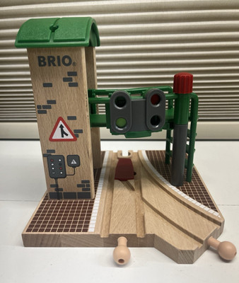 BRIO World Signal Station Toy Wooden Train Accessory Thomas Compatible