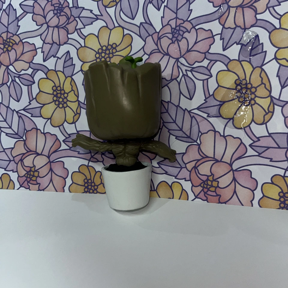 Funko Mini Figura Vinilo - Marvel Studios I Am Groot - GROOT Outgrowing Pot 1/24 Foto 3 de 4