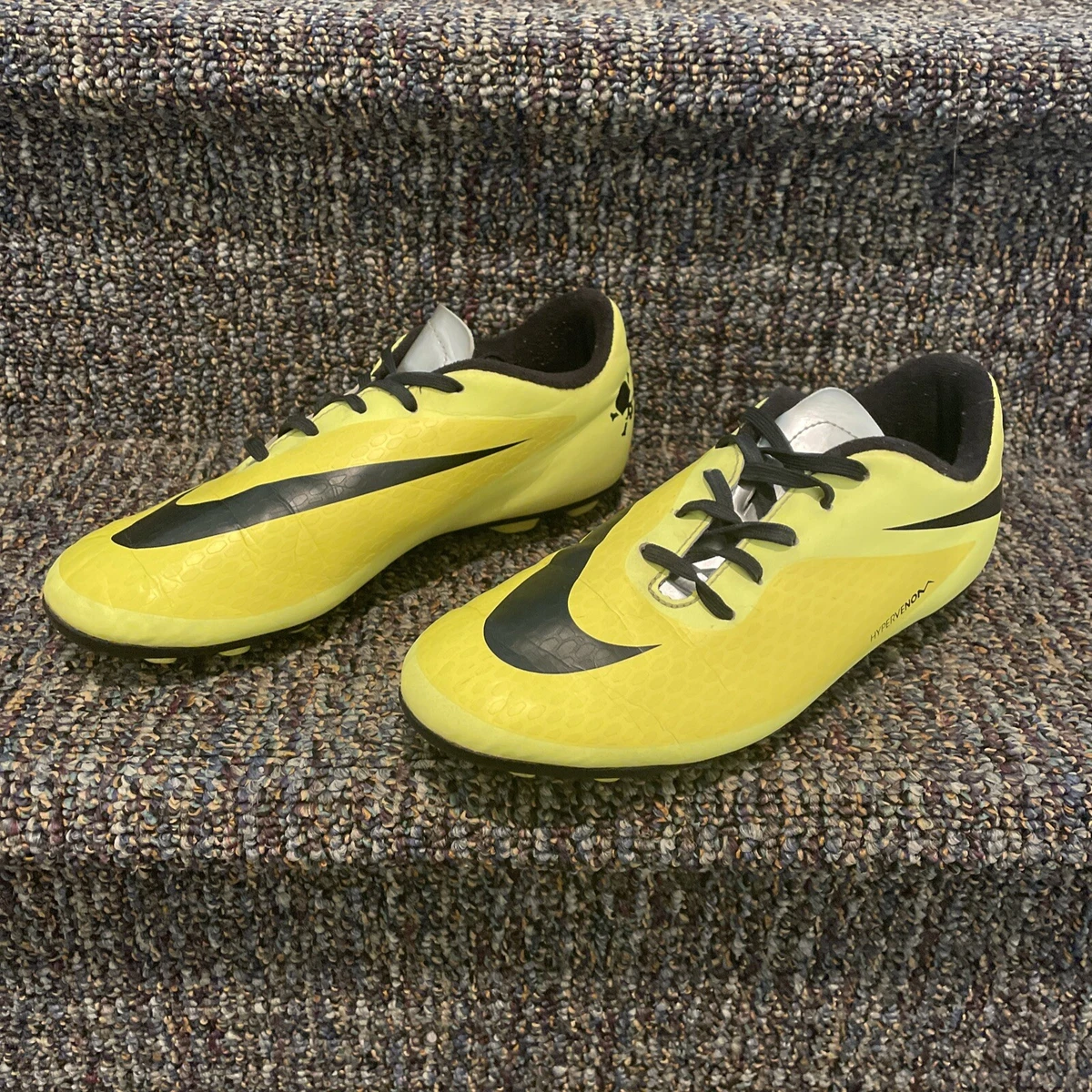 Nike hypervenom skull deals