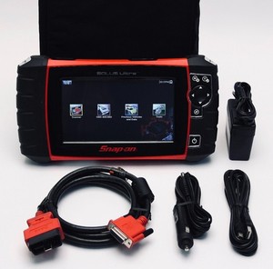 Snap-on SOLUS Ultra EESC318 Diagnostic Scan Tool- With hard carrying case. Works