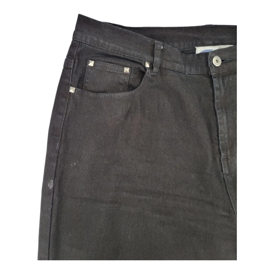 Jeans skinny preto DG2 by Diane Gilman tamanho 14 floral bordado bainha cravejada - Imagem 4 de 4