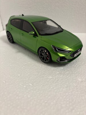 1/18 OTTO FORD FOCUS ST OTTO in green