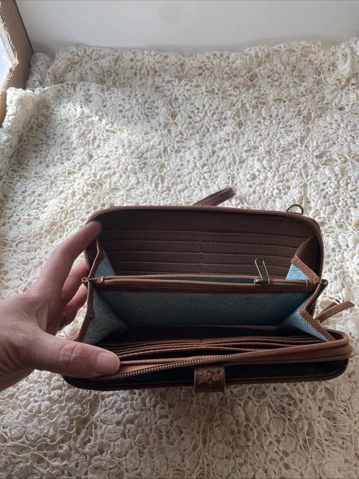 The Sak Iris Leather Smartphone Convertible Crossbody Wallet Bag Foto 3 de 3