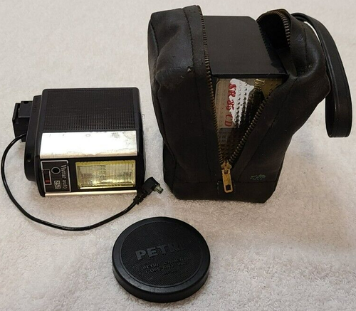 Old Cam Bag Vivitar 252 Rechargeable Flash/Gold Crest sr35cd & Petri Lens Cover - Picture 2 of 17
