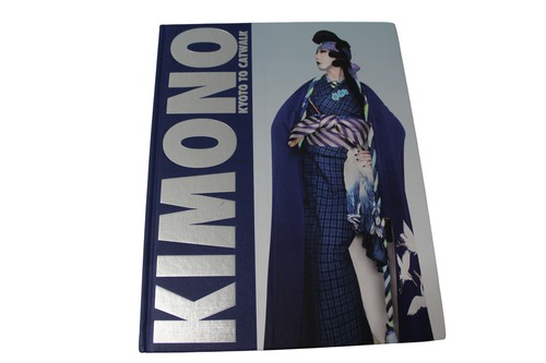 Kimono: Kyoto To Catwalk By Anna Jackson Hardcover - Picture 4 of 4
