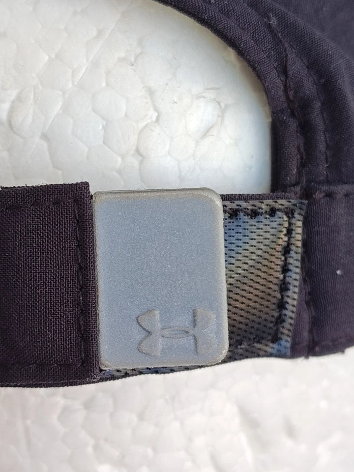 Sombrero para correr Under Armour negro para mujer cierre de gancho y bucle yoga informal ventilado Foto 4 de 4