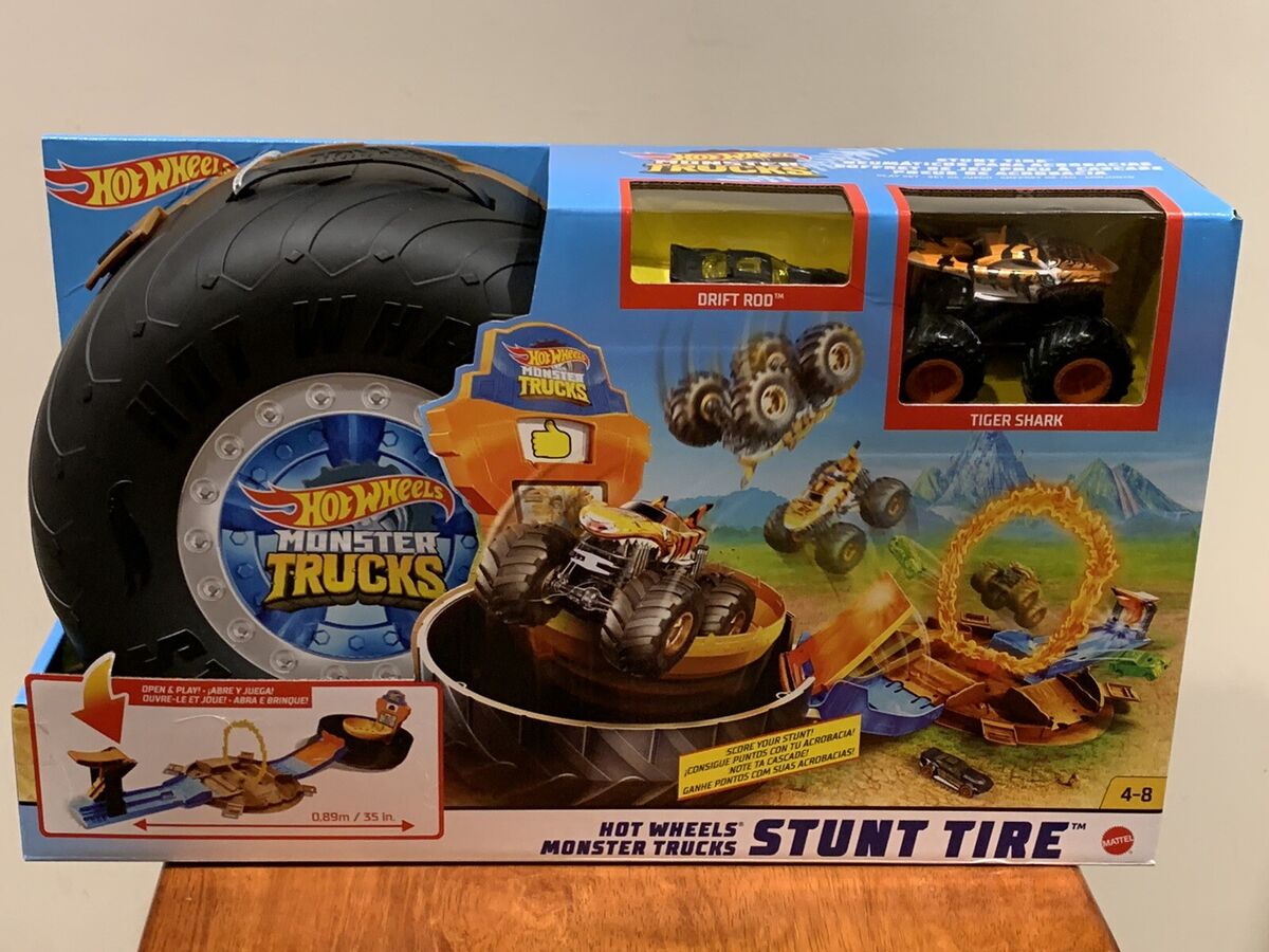 Hot Wheels Monster Trucks Stunt Tire Play Set