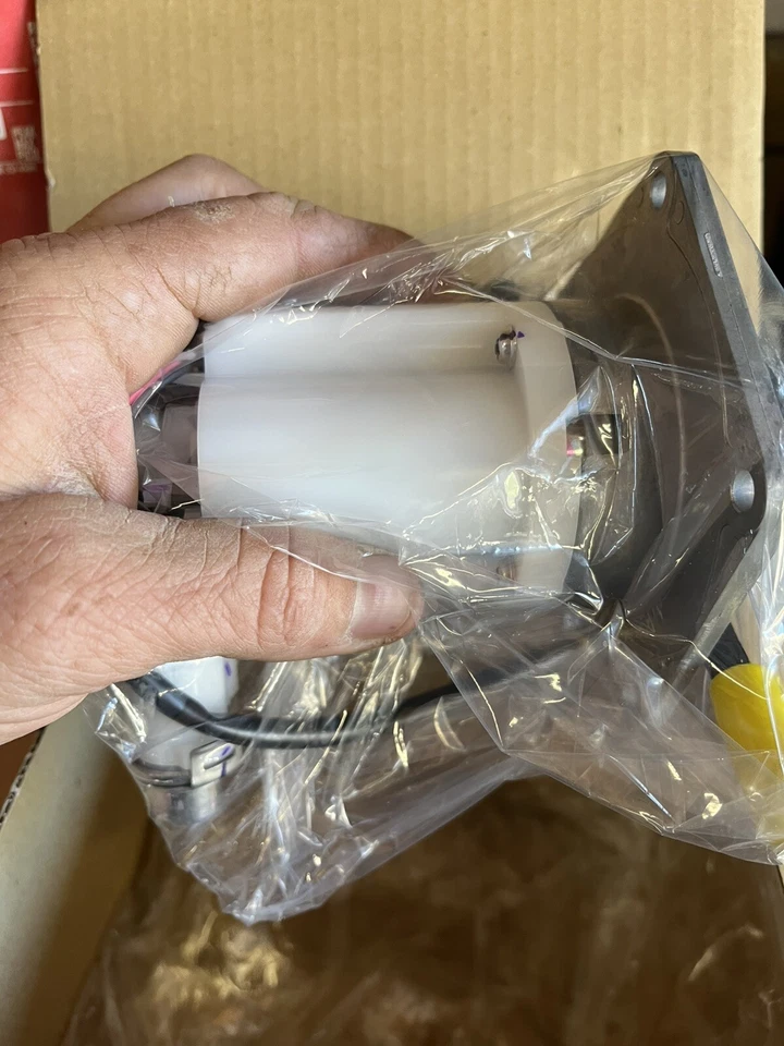 Kawasaki Pump, Fuel. OEM. Part# 49040-0768. 2019-2023 KX450/KX450X/KX450SR - Image 3 of 4